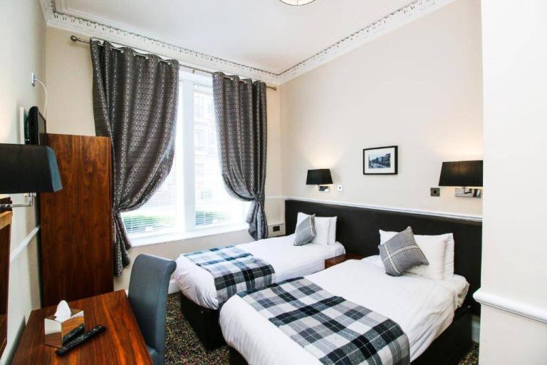 Kelvingrove Hotel Twins