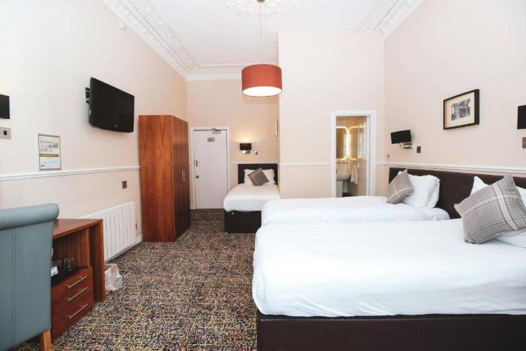 Kelvingrove Hotel Triple Rooms